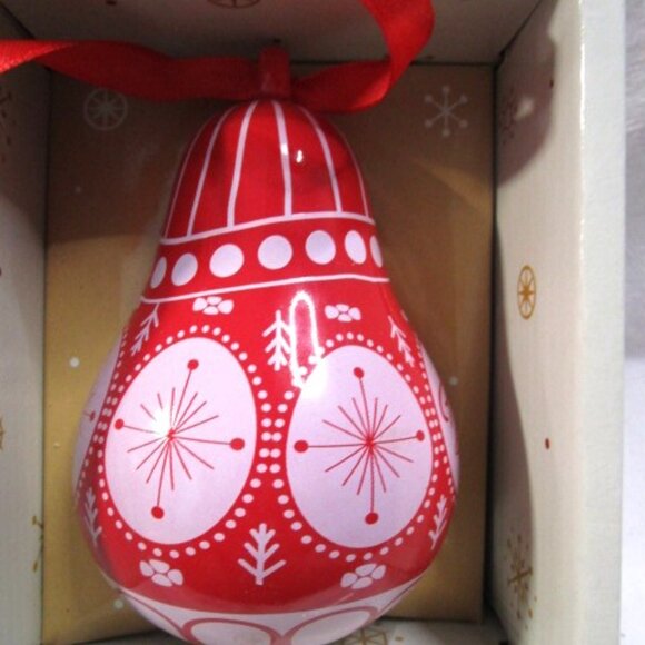 Harry & David Red Pear Shaped 1st Edition Keepsake Christmas Ornament - Picture 2 of 3